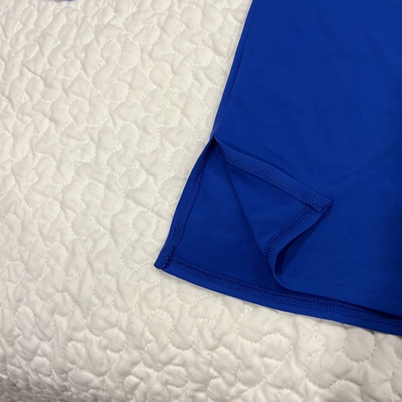 The Limited Ocean Blue sleeveless top with back neck bow. M - Picture 6 of 6